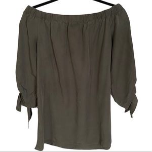 DO+BE OFF THE SHOULDER TOP